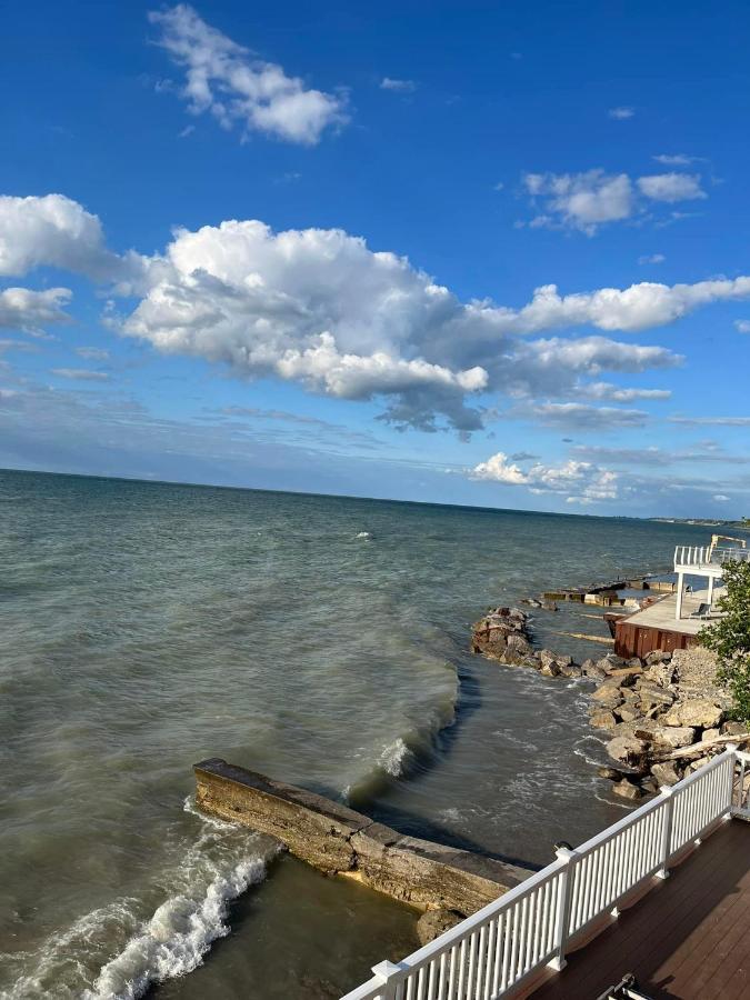 Pete'S Lakefront Motel, Llc Geneva Exterior photo